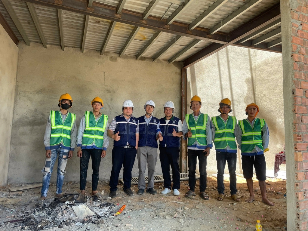 đội ngũ xây nhà trọn gói Cuộc Sống Việt Đà Lạt