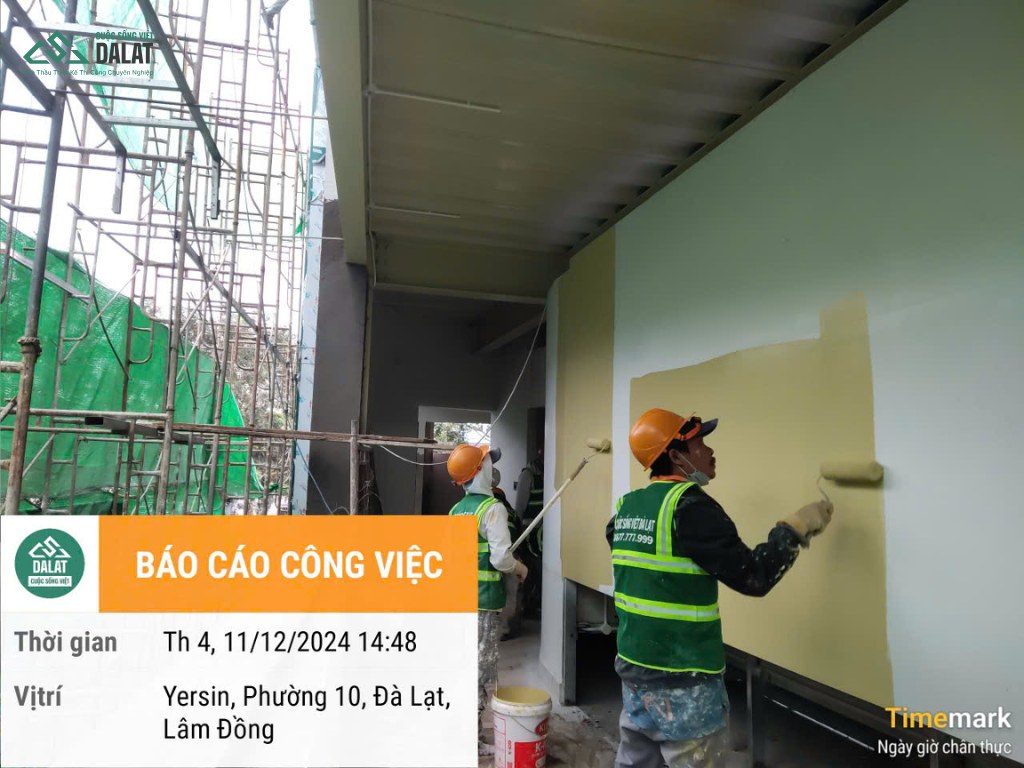 Sơn lại tường nhà trọn gói trong dịch vụ sửa nhà Đà Lạt của Cuộc Sống Việt
