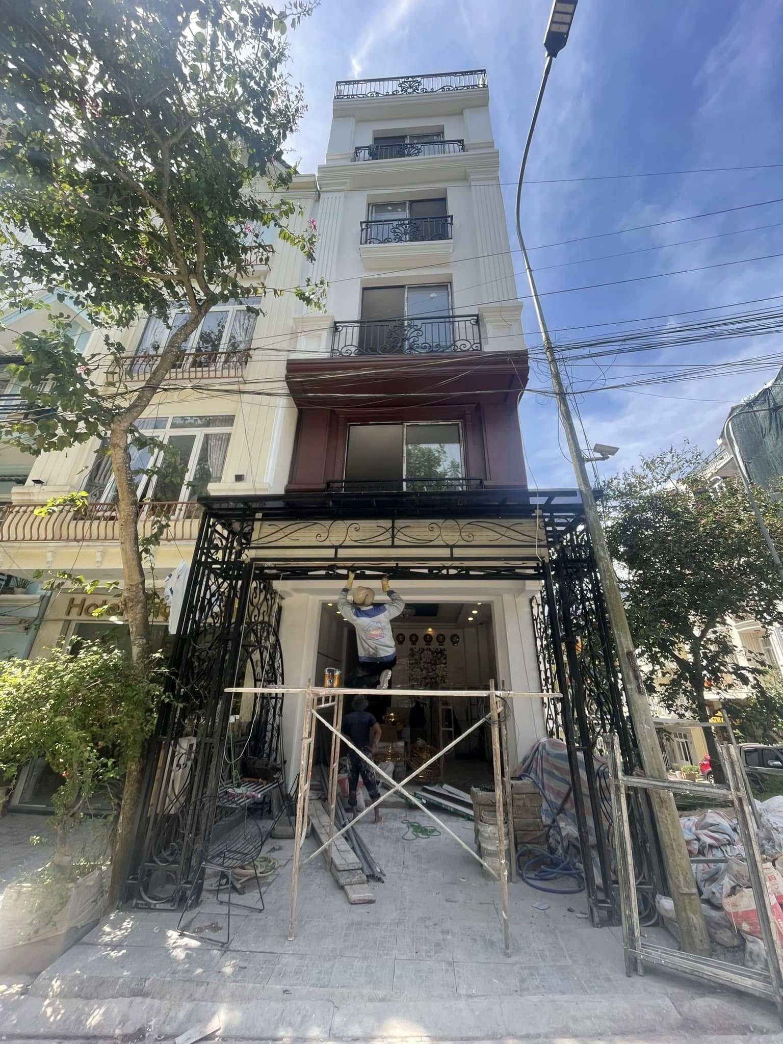 Quá trình sửa chữa Lé Boise Hotel
