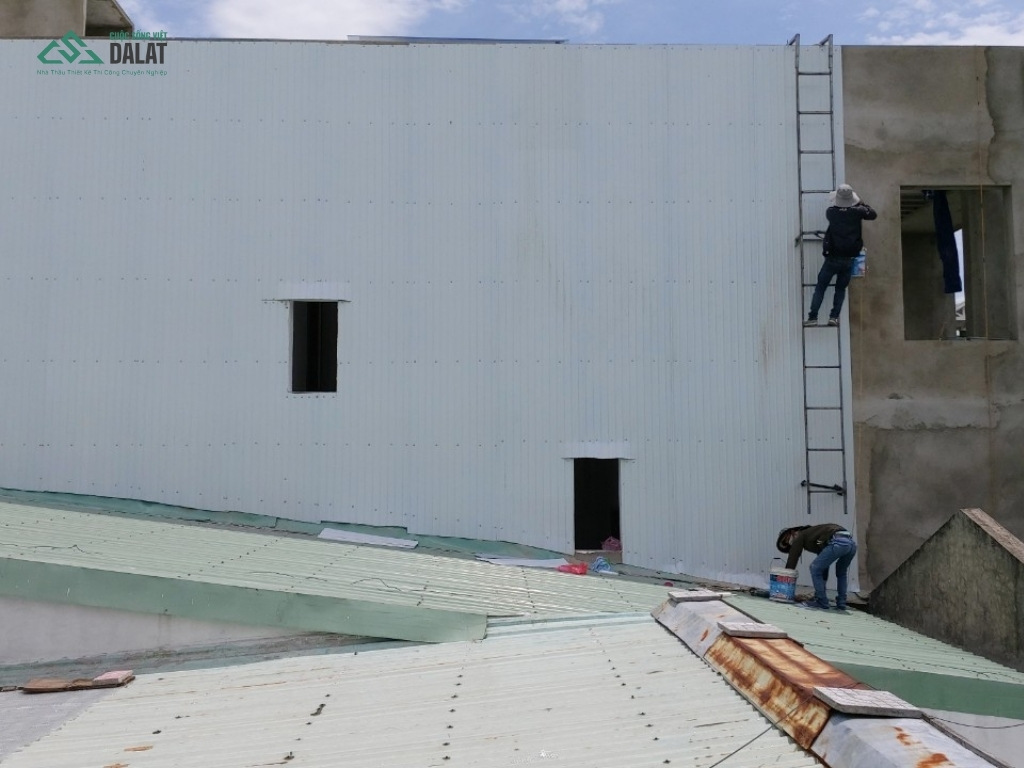 Thi công lớp chống thấm chuyên dụng cho tường ngoài tại Đà Lạt