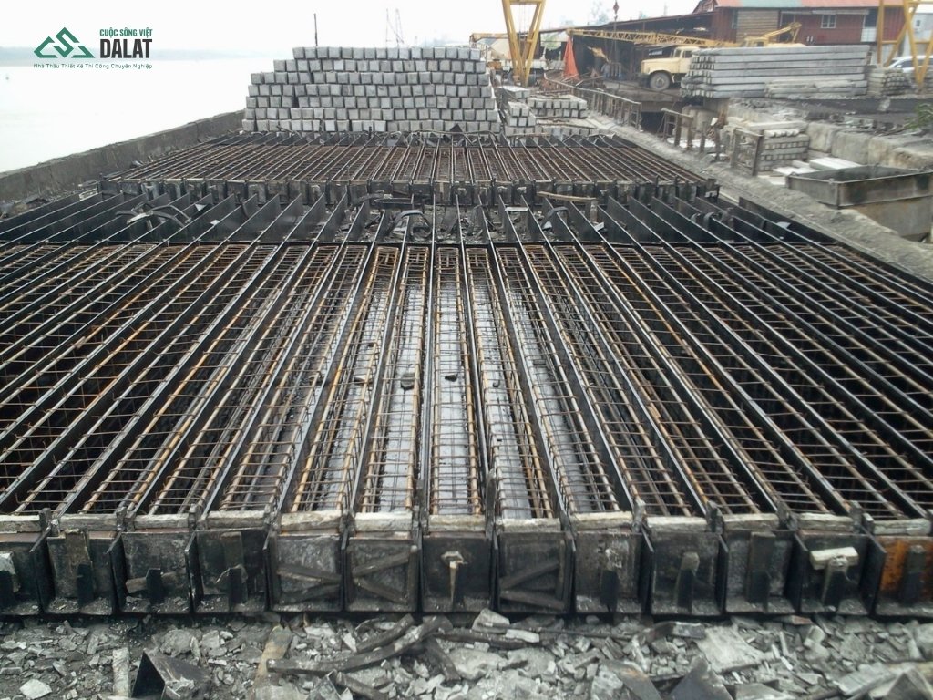 Hướng dẫn chi tiết cách đổ bê tông sàn đúng cách