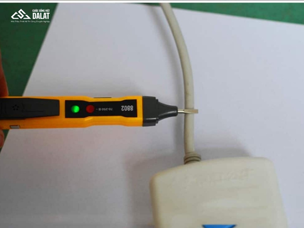 Cách kiểm tra dây điện âm tường bị chập an toàn nhất