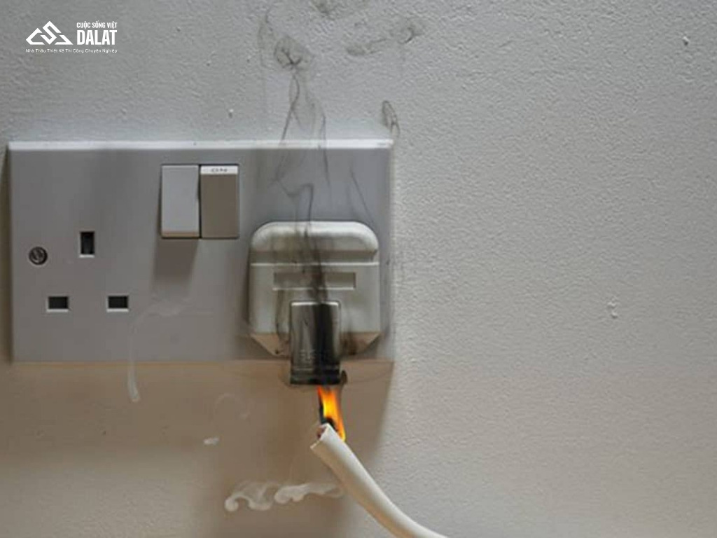 Cách kiểm tra dây điện âm tường bị chập và nguyên nhân
