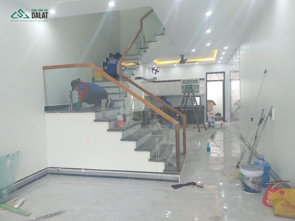 Cách dọn cầu thang mới xây