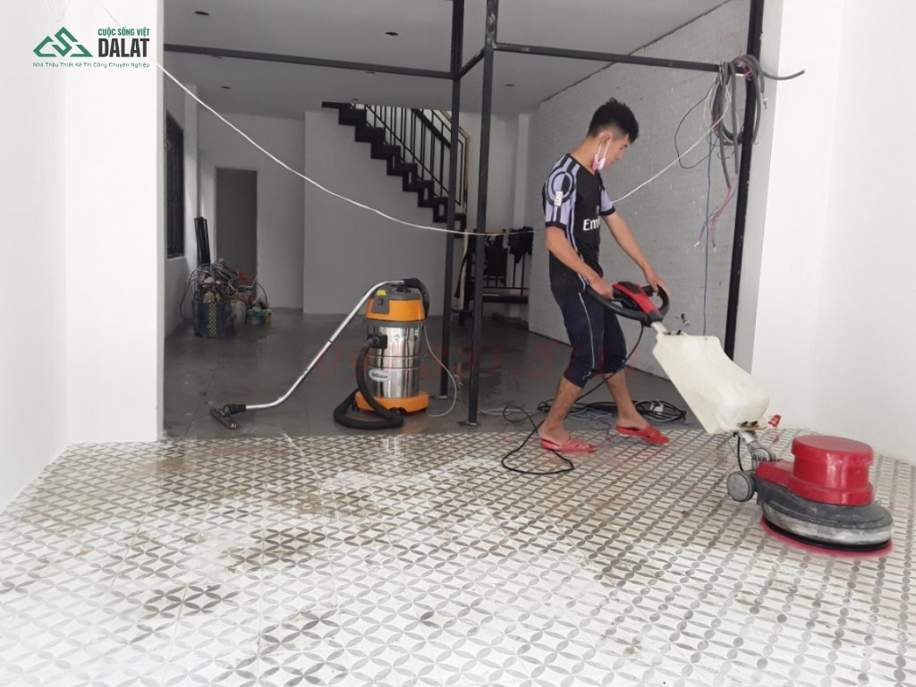 Cách dọn nhà mới xây trần và tường nhà