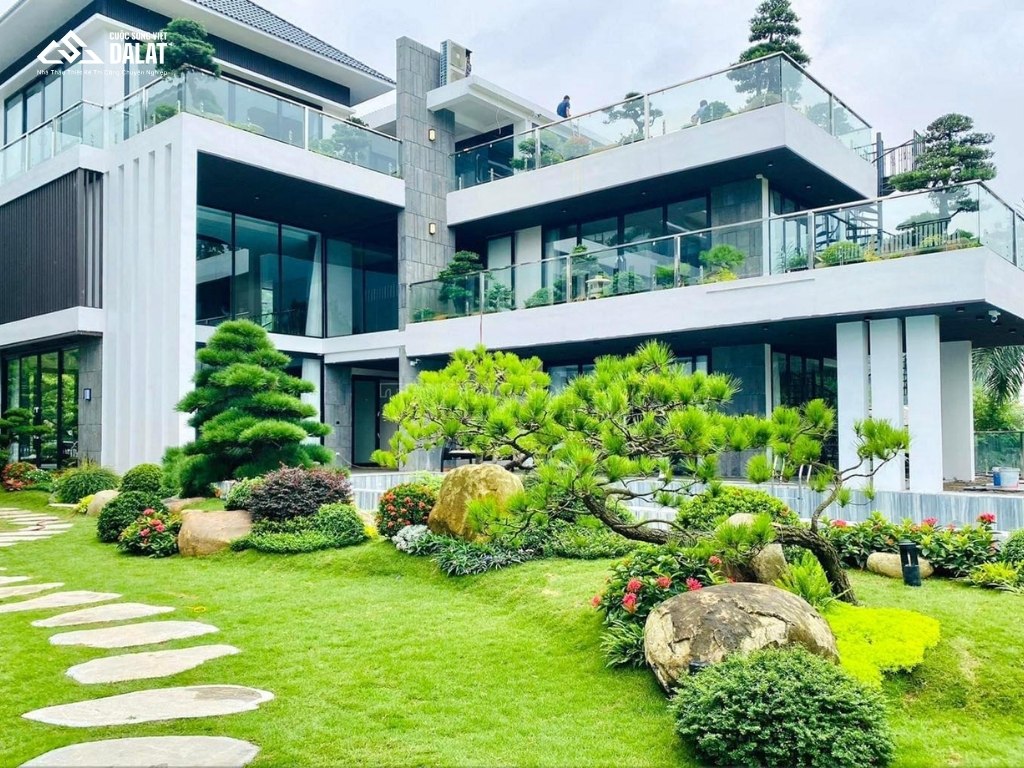 Mẫu sân vườn nhà phố đẹp hiện đại