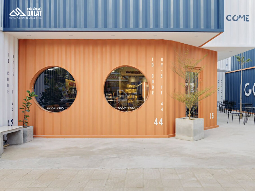 Cà phê nhà gỗ container